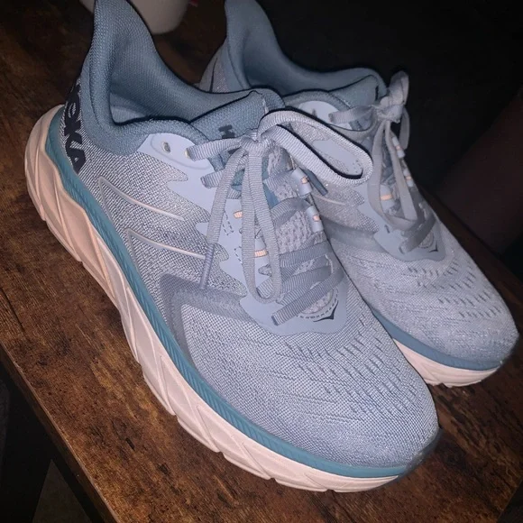 HOKA running shoes. Only worn a handful on times. Great condition - Picture 2 of 4